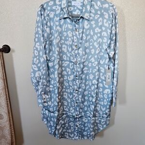 Blue and White Leopard Print Button-Up Shirt Hard Tail On the Go.